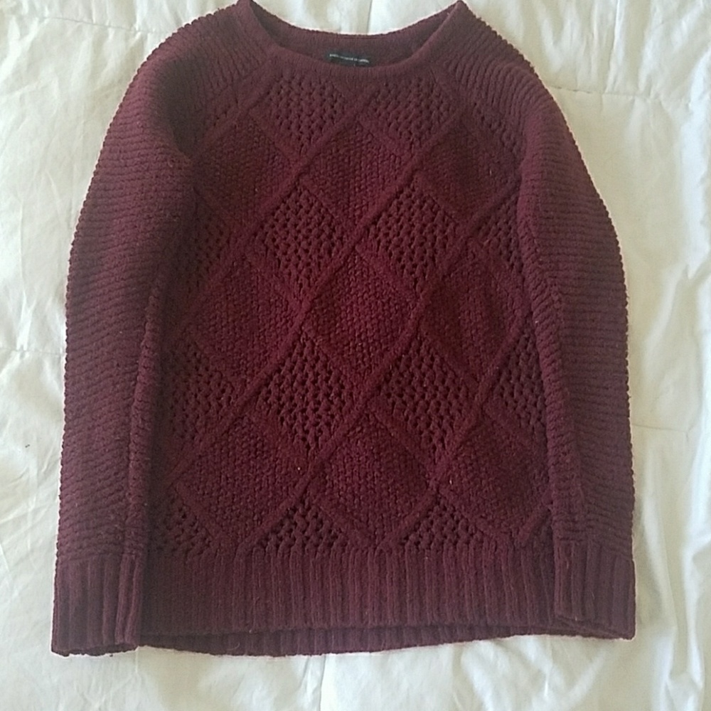 American Eagle Maroon Sweater